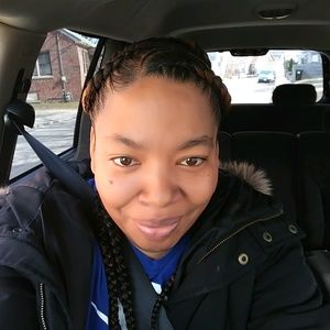 Meet your Posher, Denise